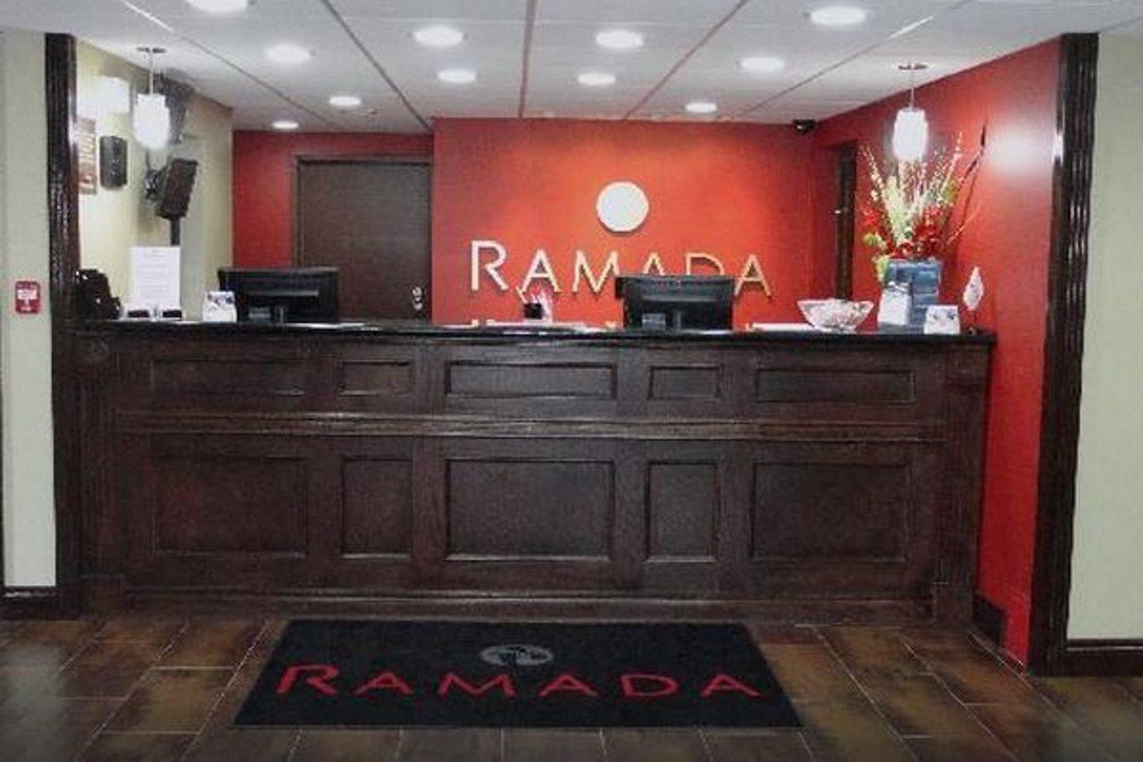 Hotel Ramada By Wyndham Tulsa Exteriér fotografie